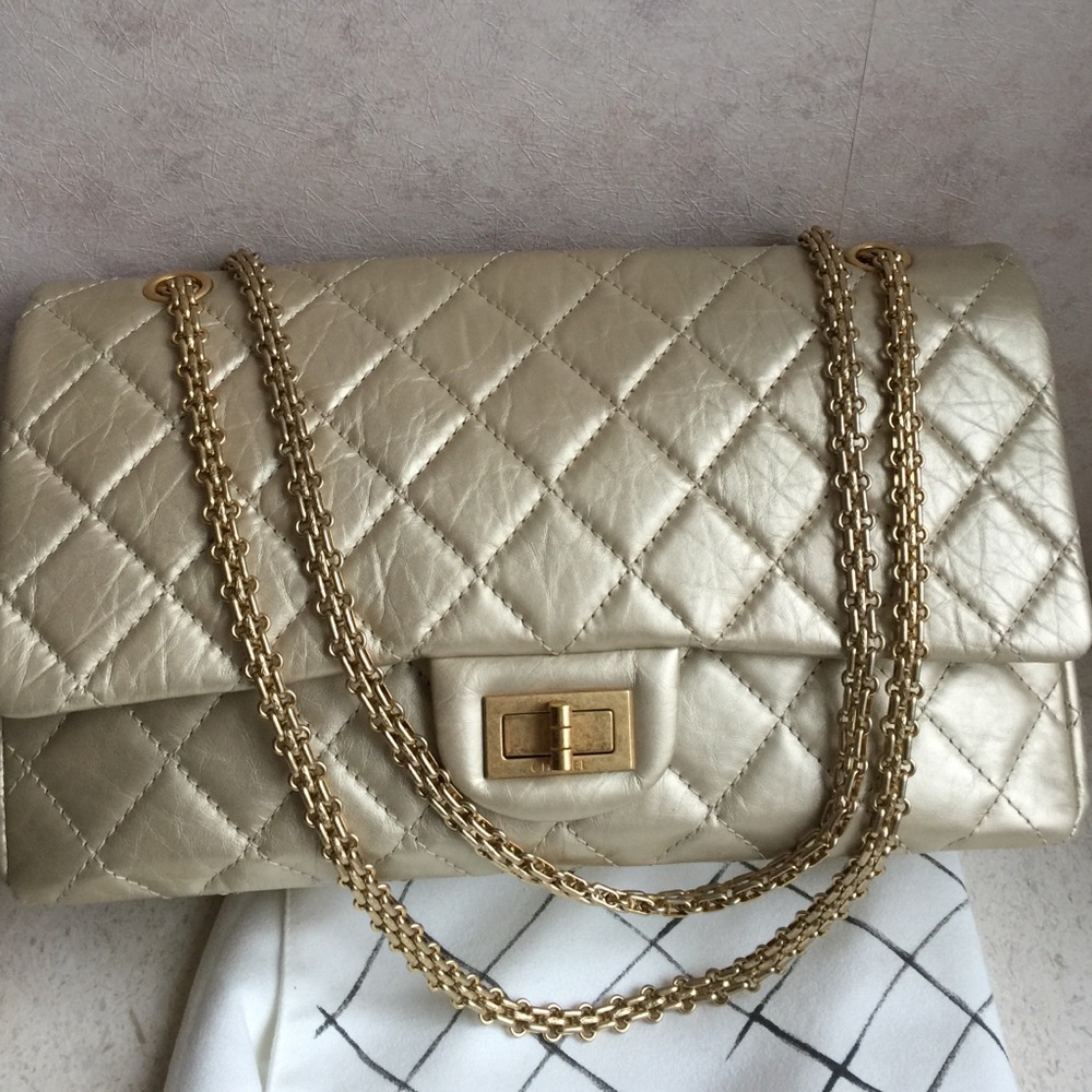 CHANEL Metallic Gold Quilted Shoulder Bag